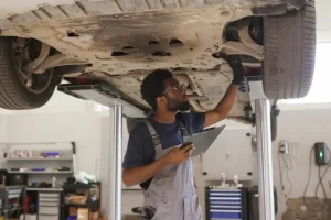 Erfahrener Kraftfahrzeugpruefer